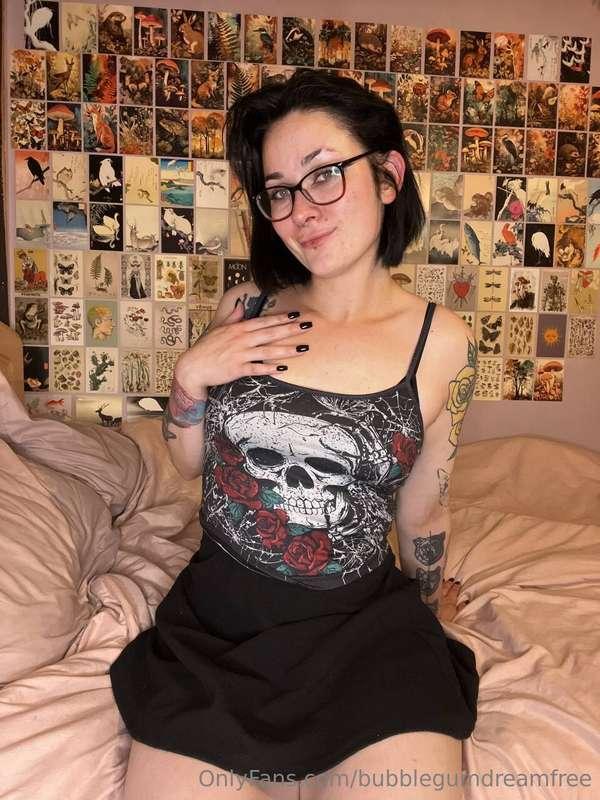 PREFER UNCENSORED PORN? LINKS IN BIO!! 🥵