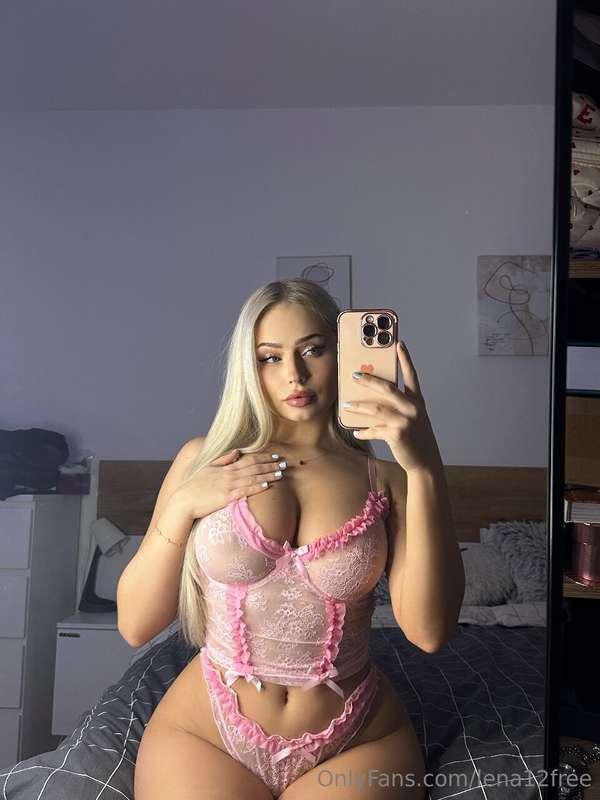 Can you guess what i’m thinking about right now?😈