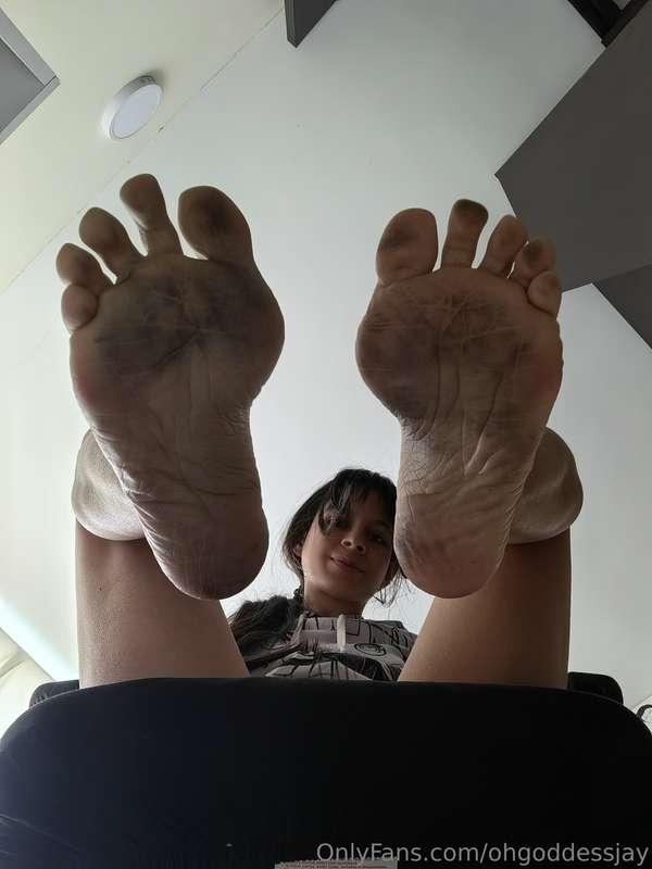 Dirty 🦶🦶🐜