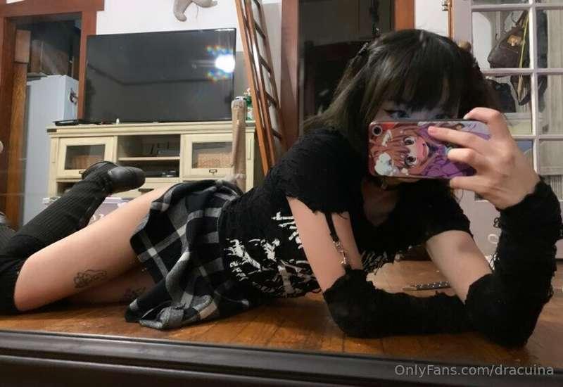 decided to stay in tonight 💕 dm me if ur down to keep me ent..