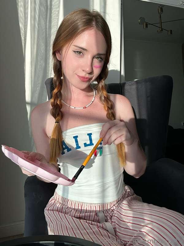 Today I was going to paint on canvas, but then I changed my ..