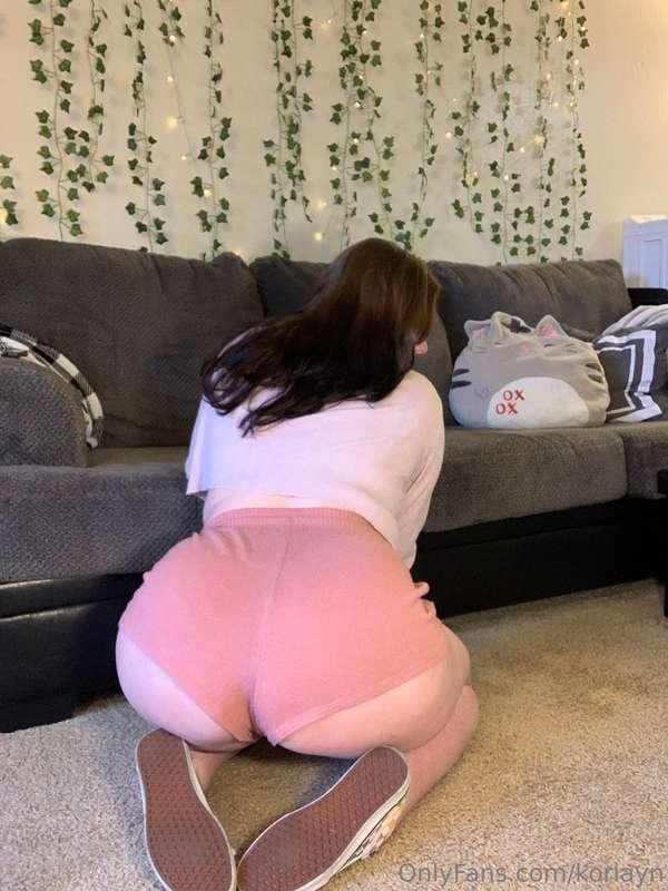 Would you fuck me with my shoes on? 🤔🤭