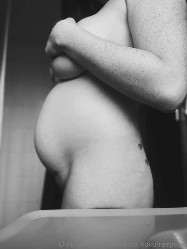 Just loving my bump ☺️