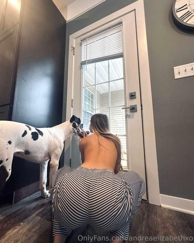 Two pretty girls 