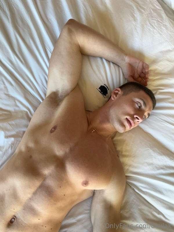 Lay here with me babe 😈