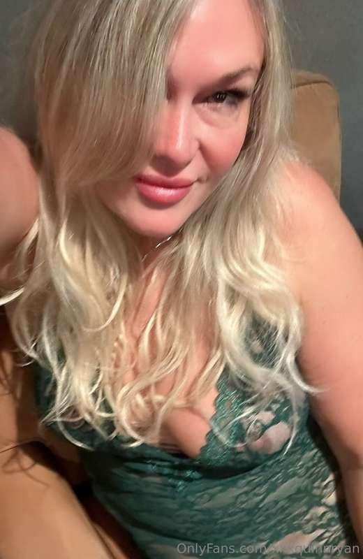 Sultry Saturday 🔥❤️💋
