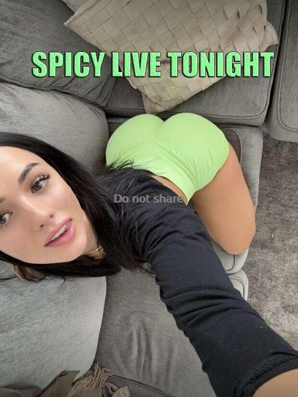 DOING A SPICY LIVE TONIGHT😈I'LL BE WAITING FOR YOU THERE