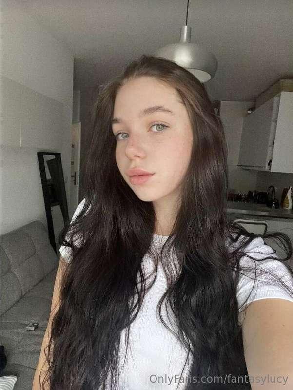 ## 💕💕💕 SHY PUSSYGIRL 💕💕💕 Her @fierce.flirt juicy pink pussy ..