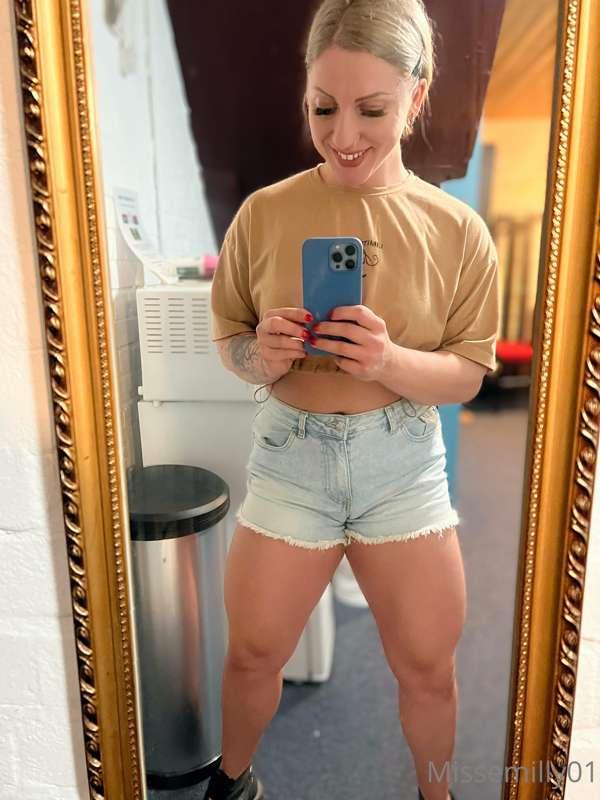 Legs day baby 🥵👿🥵for more exclusive content 🔞check the link ..