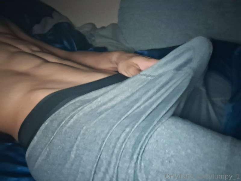Dm me I'm bored :)