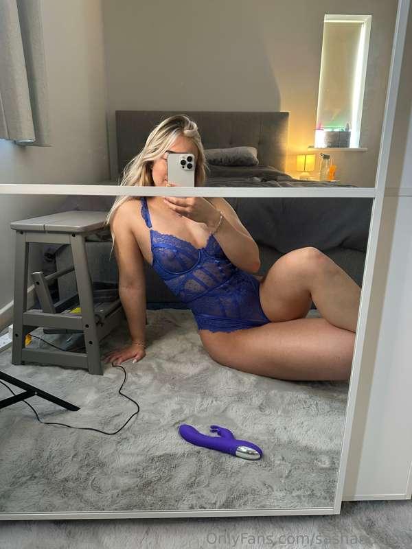 Would you like to see me play with my little toy? 😈