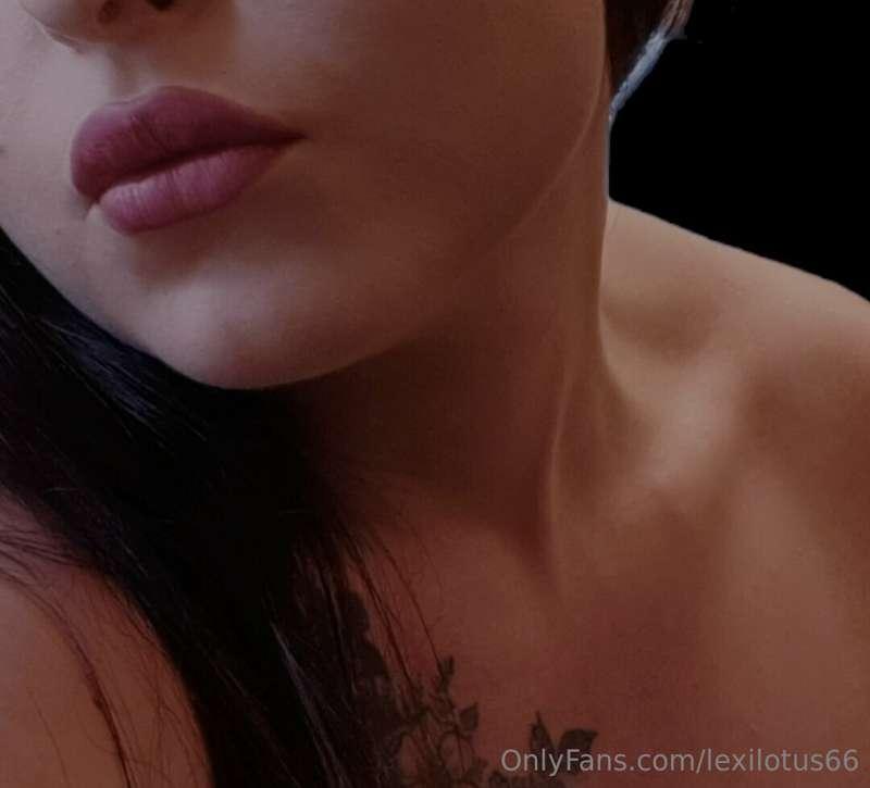 Where would you like these lips to start 😏💋