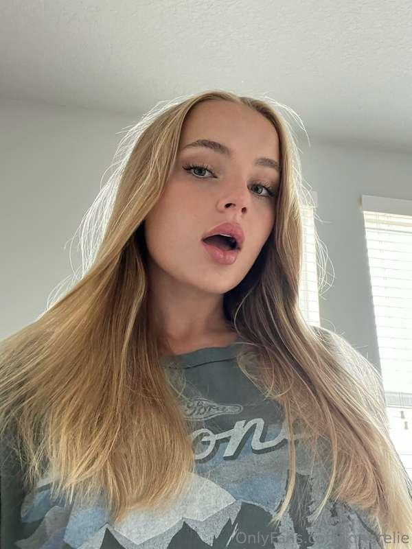 💋