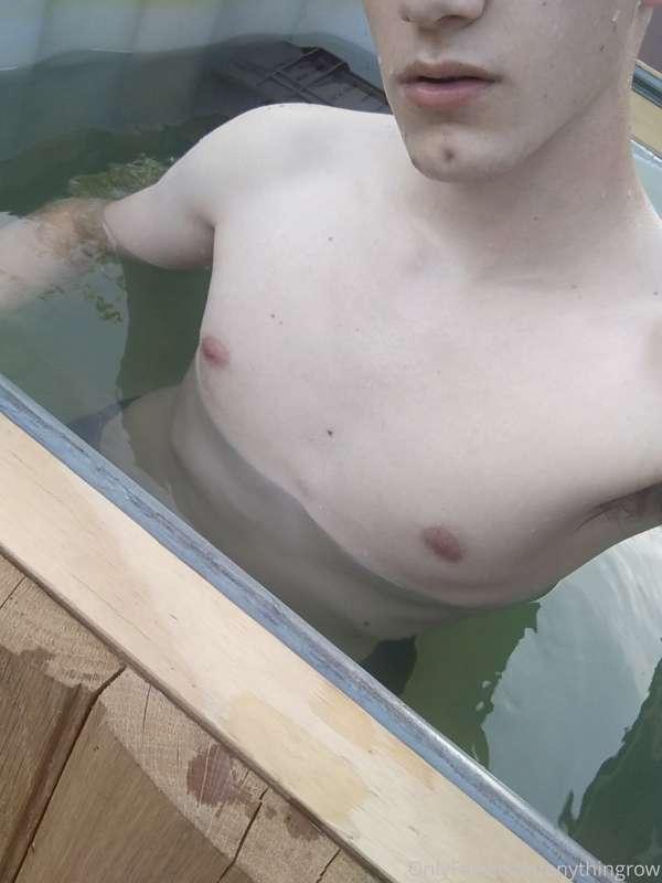 heyya i build my own hottub what do you guys think. is it go..
