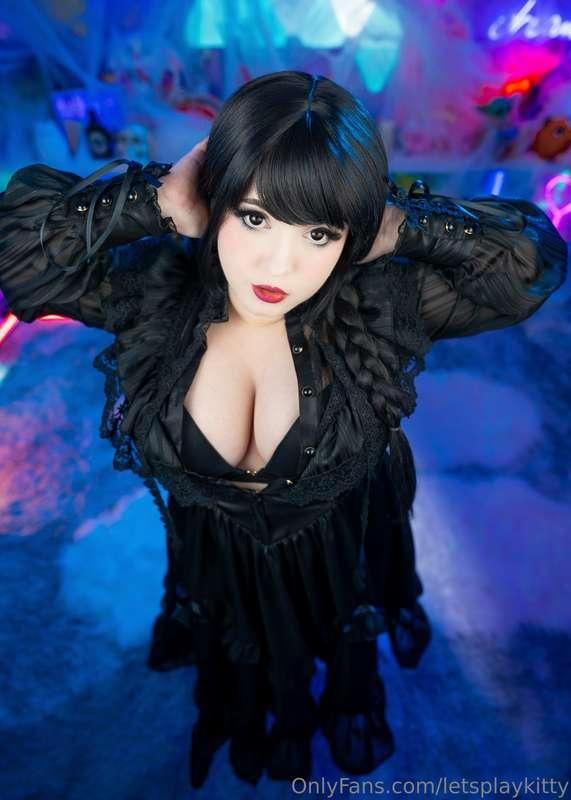 Do you like this Wednesday set? ❤️