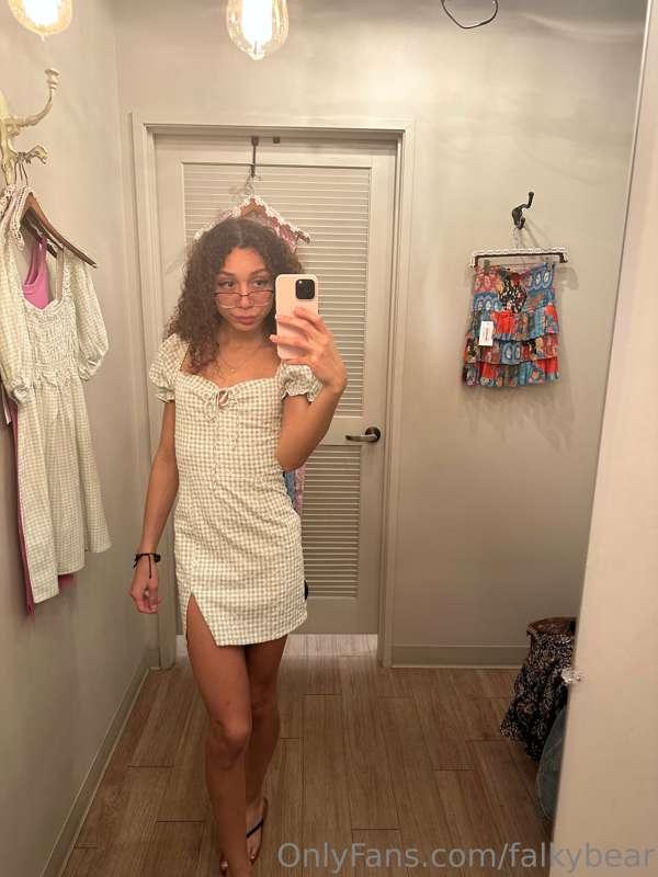 hii this weekend has been filled w/ me shopping and hanging ..