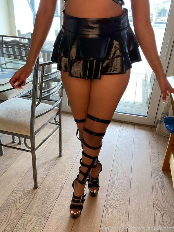 Where are my foot bitches at?  Which heels do you prefer?