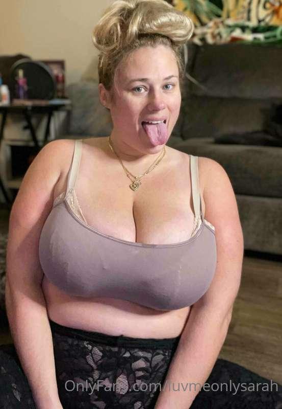 Hey babe as it’s Friday and I’m super horny I’m doing cock r..