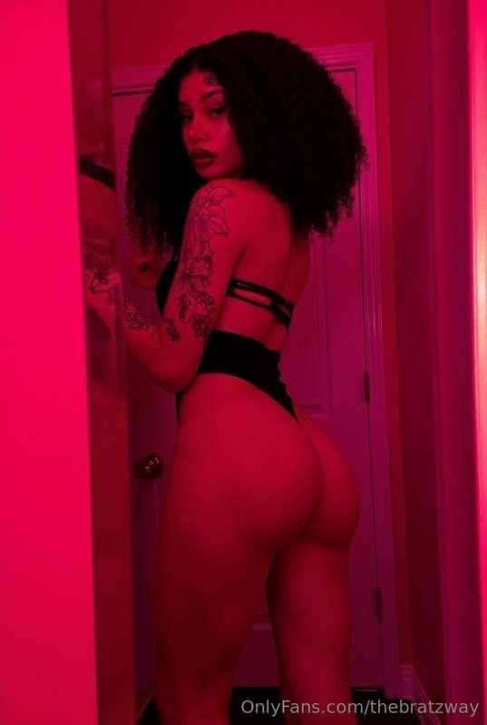 Spank me and tell me I'm a good girl 🤭