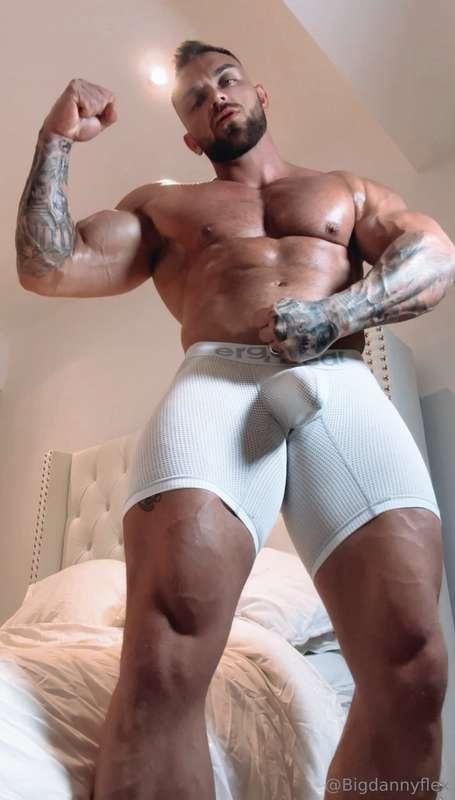 I know you want your big boy! Come on, DM Me! I'm on my prim..