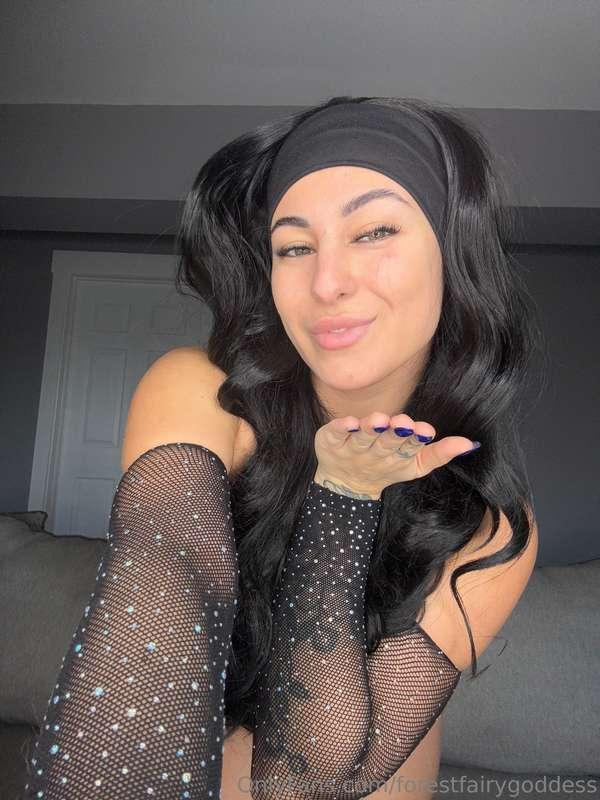 Kisses to you 😘