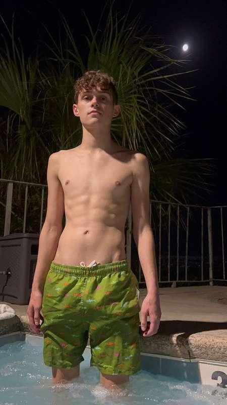 suck me ? 😏

slide to the left :))

(btw i love tips)