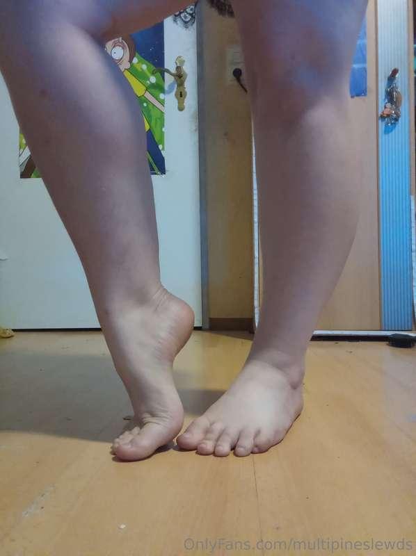 First post and it's just my feet :p  Pay me for more ;)