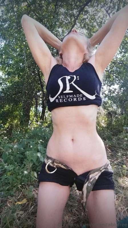 Solo Contest @serenitablufree

50 Votes = Gold Membership 🥇
..