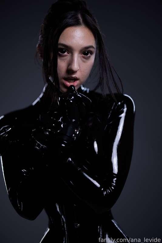 ana_levide image #380