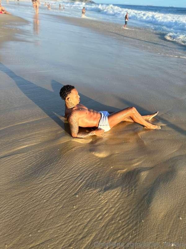 Praia 🏝️ @lucas_ferraiii
