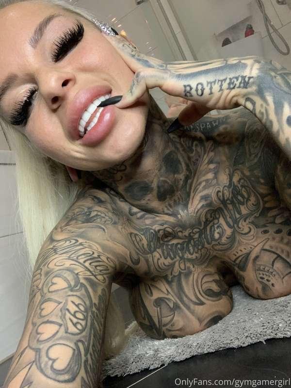 Sent out a very hot video yesterday night 🥵 GO CHECK UR INBO..