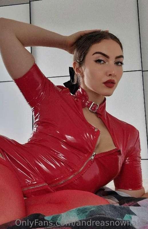 Here in my kingdom I am the queen and you are my loyal subje..