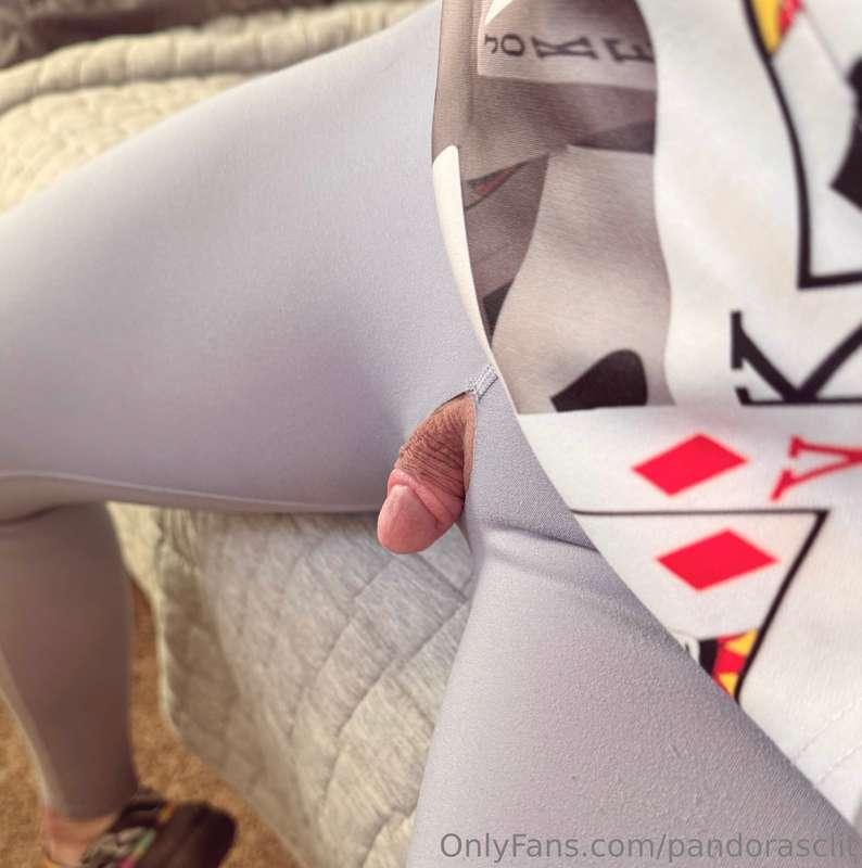 I’m going to start wearing these leggings out more…