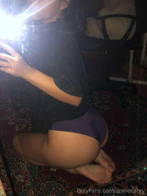 It's so funny to make selfies of urself, changing looks, get..