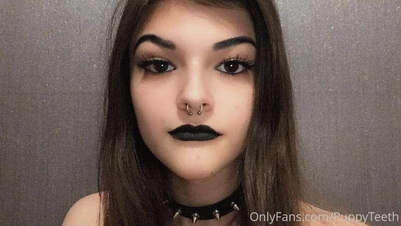 I’m finally comfortable calling myself a goth. My time has c..