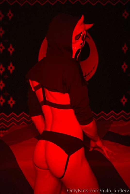 Wanna make a scary movie with me? 👻🔪 Posting a pack of 8 exp..