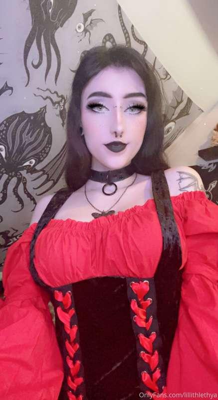 💦🖤 your own personal pirate wench 🖤💦