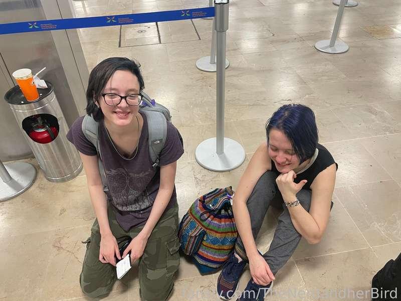 Yeah !!! It was a hard day of travelling but we are in Mexico 🇲🇽 