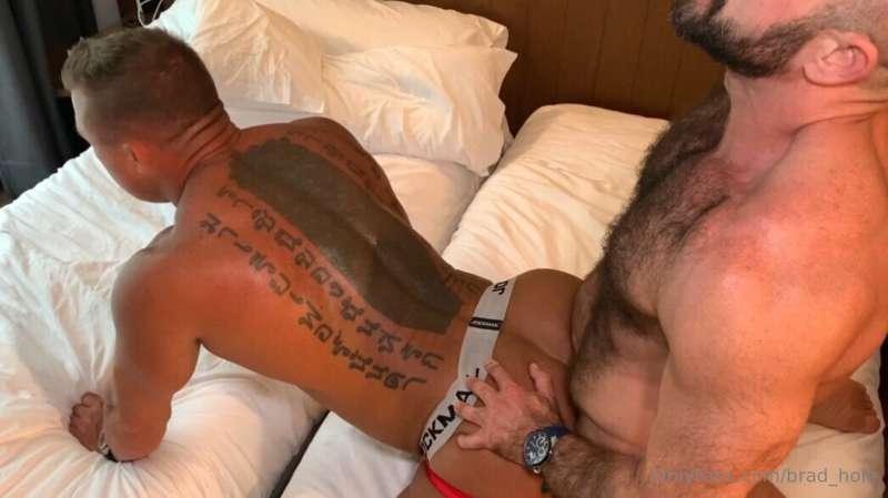 New video from my threesome with @josequevedoxx  and @ferro_..