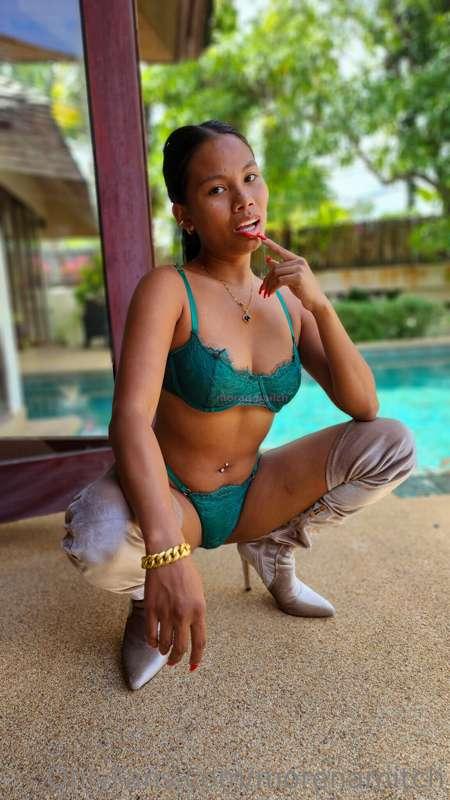 Dont you want to see me naked ?
Check out my VIP page @moren..
