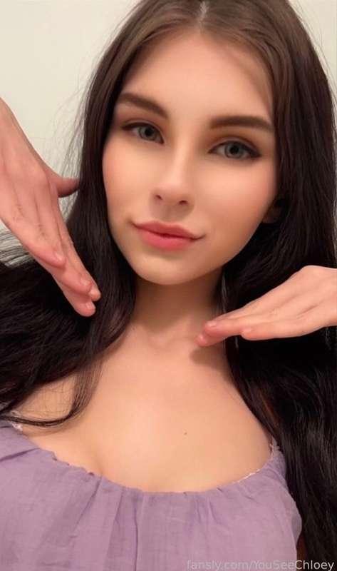 I’ll be your girl  💕 

Message me @YouSeeChloey 
I wanna be yours forever 
