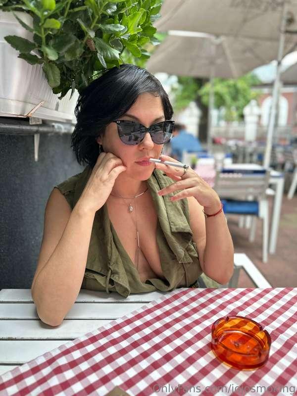 jojosmoking image #3