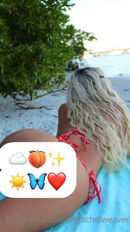 beach bum🤭🤭