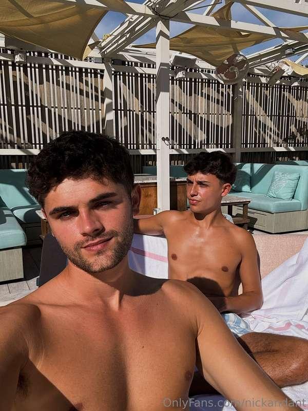 It’s been freezing in London lately haha!! Can’t believe we ..