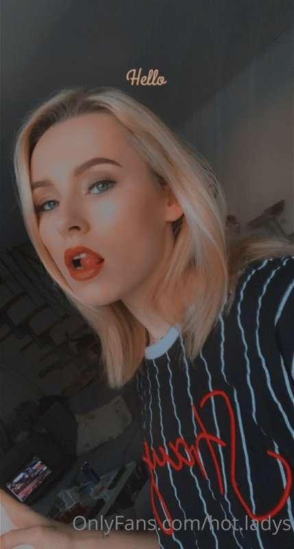 Tak copak přidáme za videjko,hm? 😈
Nebo nějakou žhavou foteč..