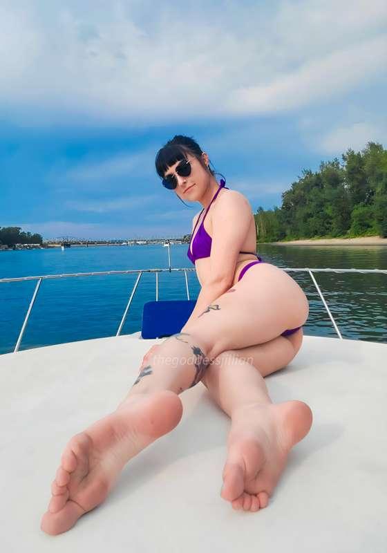 Am I being sexy on a boat...? ;P