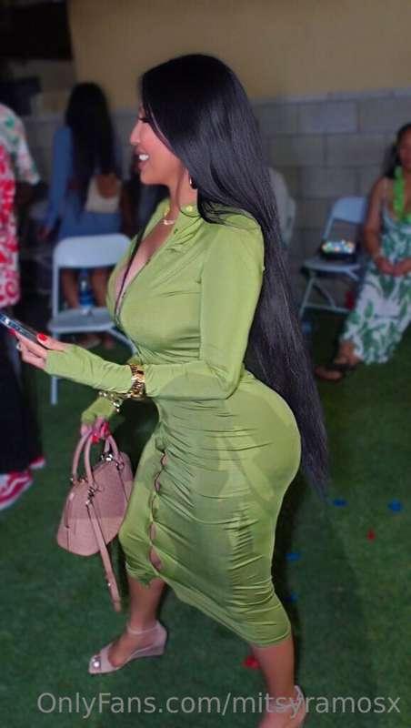 Hold up shorty. Hold up bitch.