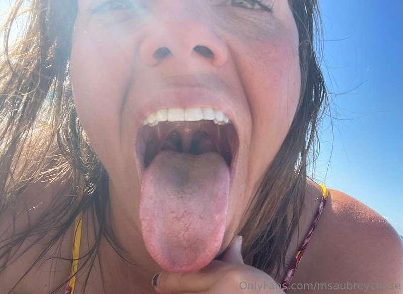 ☀️🌊👅👌🏼