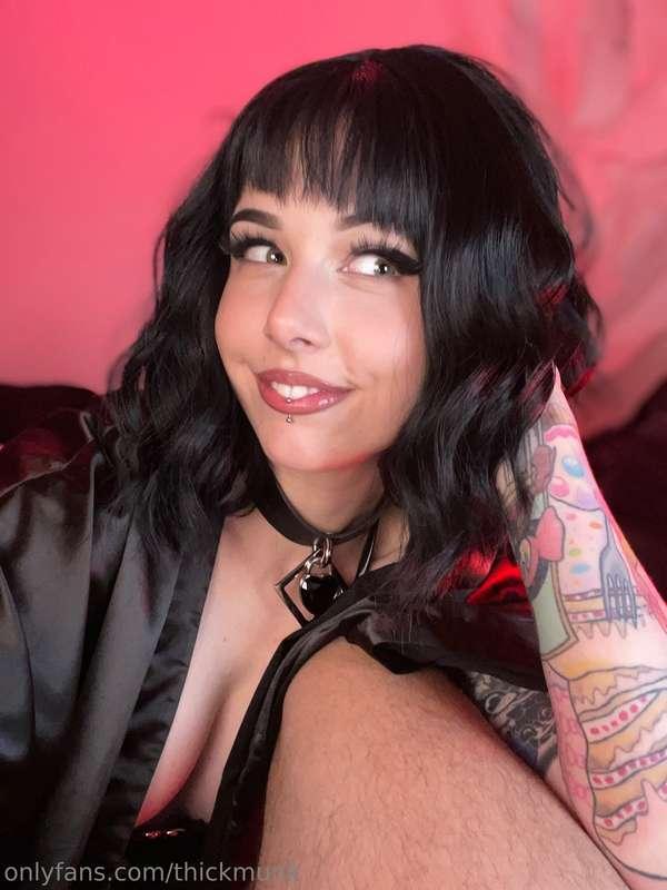 ur girl gives u this look, wyd.