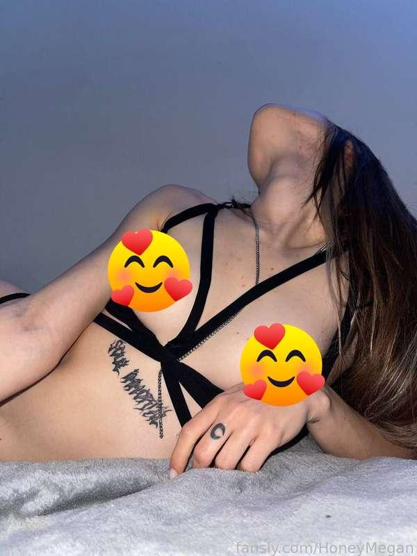 my little cherries for you🍒

#fyp #brunete #petite #cute #smalltits #smallboobs #boobs #nipples #longhair  #tatted #inked #girls #thong